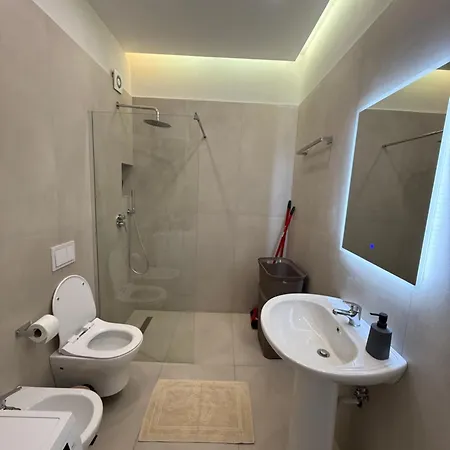 Apartamento Priam 2 *